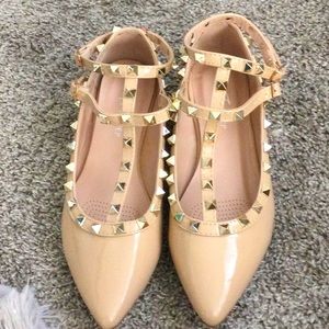 Cute studded beige flats